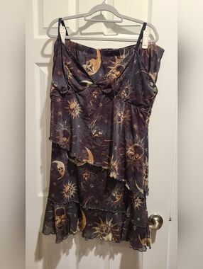 HT Cosmic Aura Sun & Moon Skull Print Asymmetrical Skirt And Shirt Set, 3 Plus